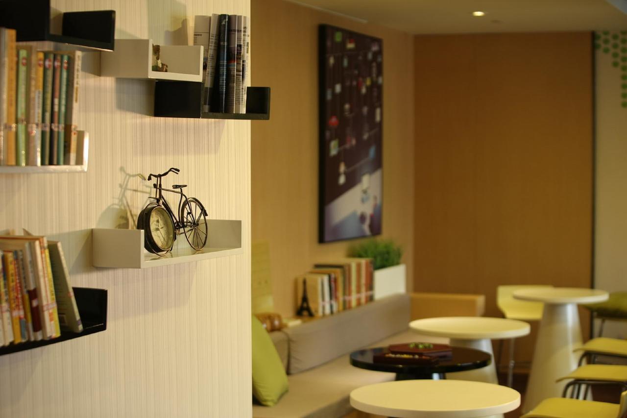Iu Hotel Zhanjiang Haibin Avenue Xinhaimingchen المظهر الخارجي الصورة